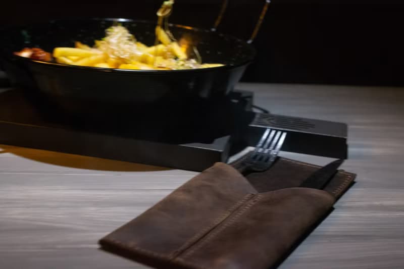 手工製作的竹製餐具皮革餐具架 環保可重複使用