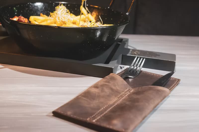 手工製作的竹製餐具皮革餐具架 環保可重複使用