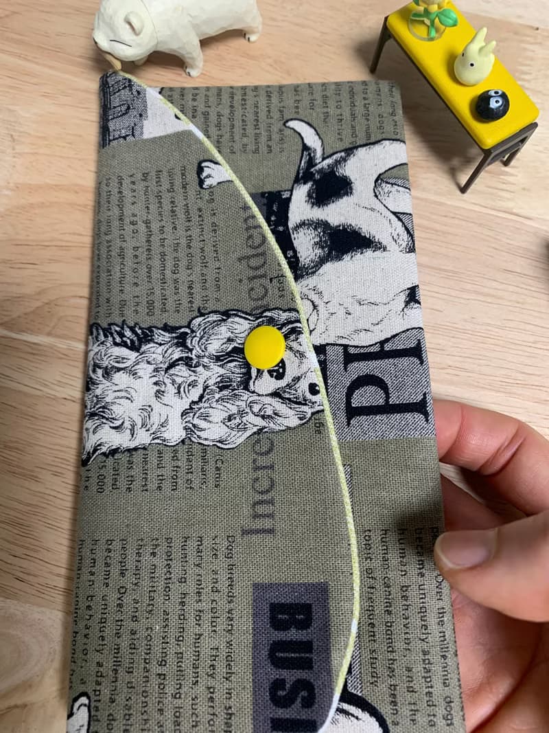 文青風優質萬用存摺袋 霸氣狗仔 大地黃 蛇年 禮物 收納 濕紙巾