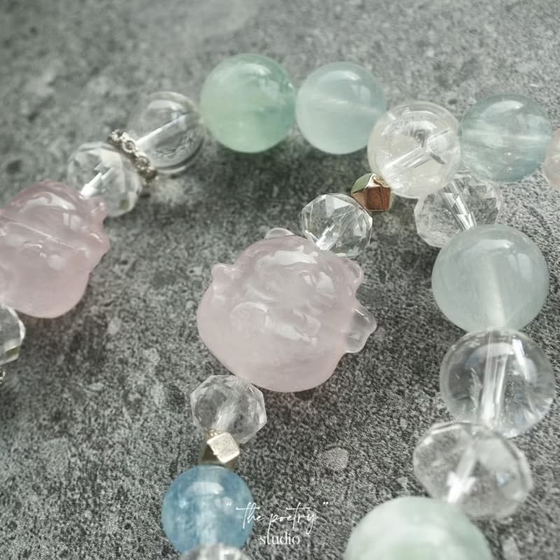 青空下的貓 :: 小清新 :: 粉水晶招財貓雕刻水晶手串