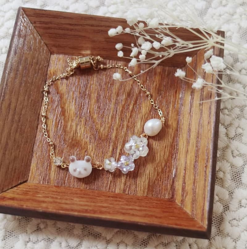 【淡雪】熊貓寶寶三連桃花珍珠手鏈 - 淡紫併珠光白