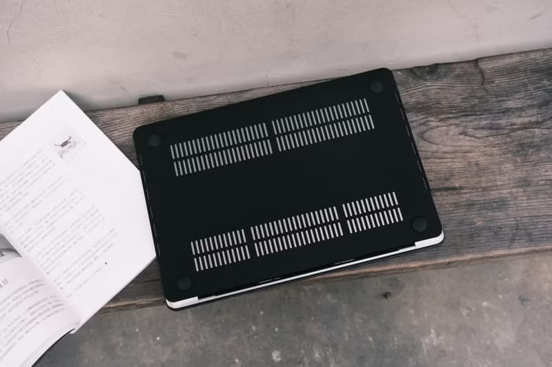 月球下的獅子山  防摔皮革MacBook Case