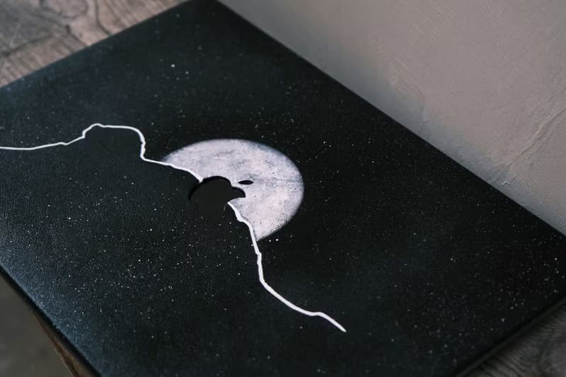 月球下的獅子山  防摔皮革MacBook Case