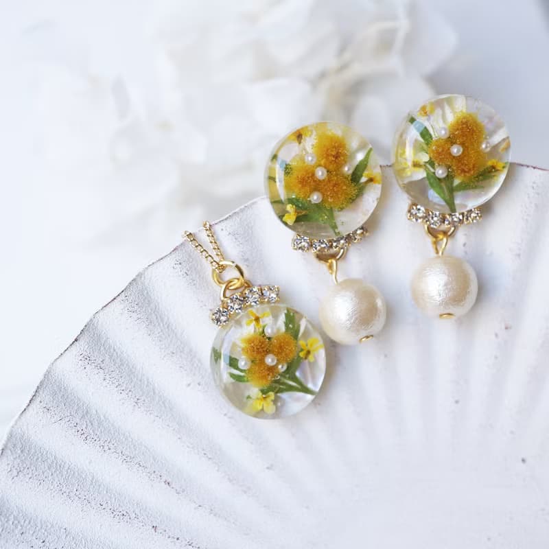 含羞草花束 I 樹脂耳環 + 項鍊 I 飾品兩件組