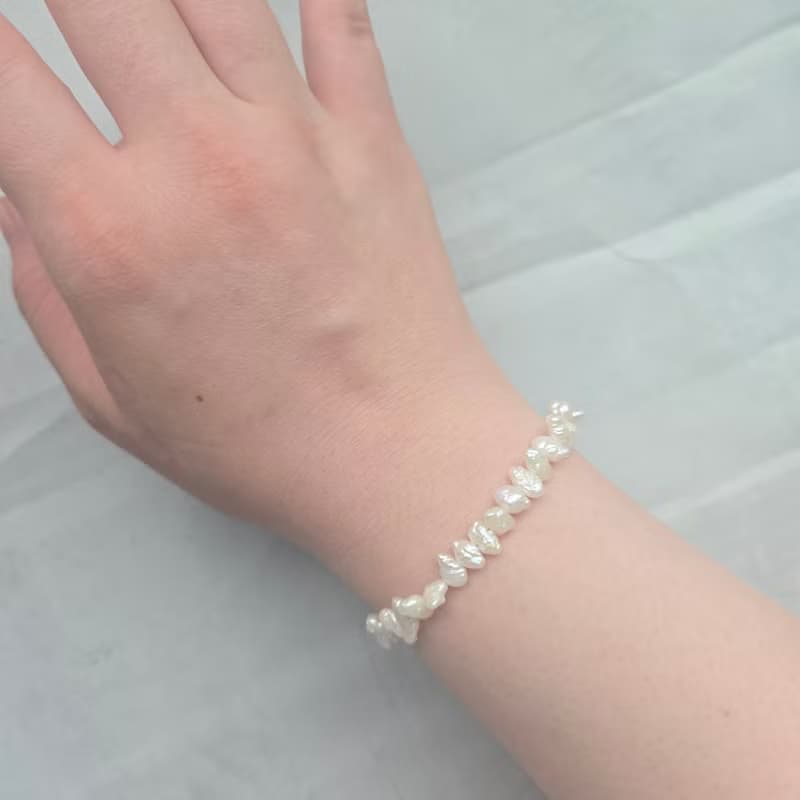 【Japan Handmade】淡水パール ブレスレット　ポテト型　Surgical Stainless　Adjustable Clasp　上品で愛らしい輝き