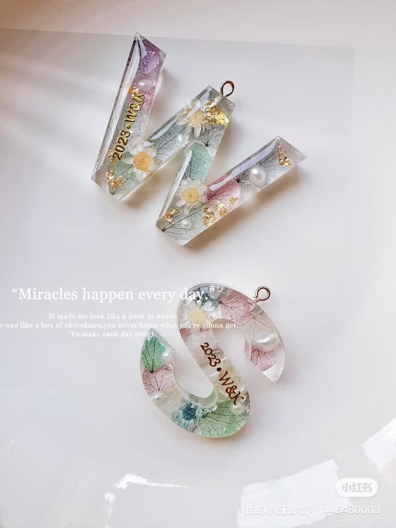 簡愛手作-Resinkeychains 滴膠手作乾燥花吊飾