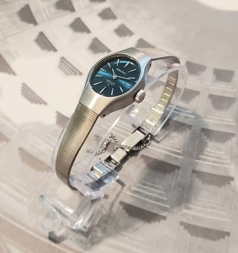 1970's 簡約風格 橢圓藍寶石錶盤 日本 Seiko 女用古董機械錶