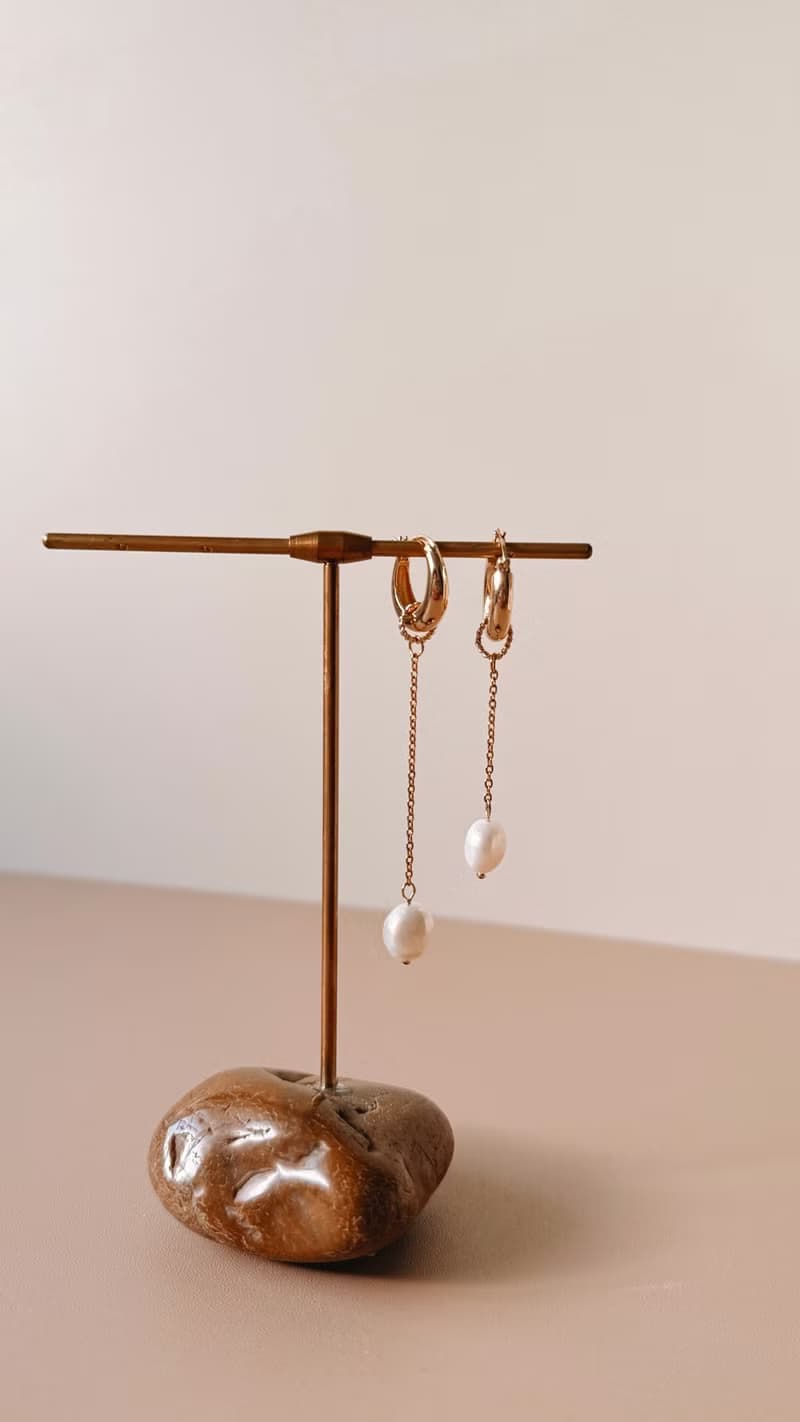 天然淡水珍珠不規則設計垂墜耳環  | 可改夾式 生日 聖誕禮盒