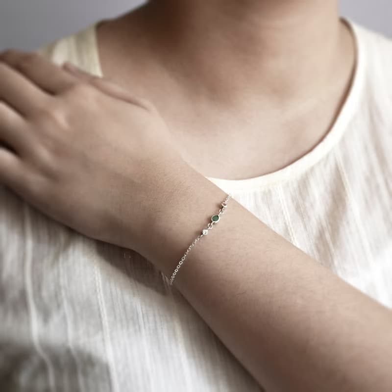手製天然祖母綠石配鋯石925銀手鍊 // 天然寶石 // 五月份生日石