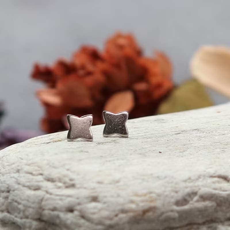 HORIE日本製 純鈦圖案耳環- 珍愛十字(耳針式 ) 等 7款式