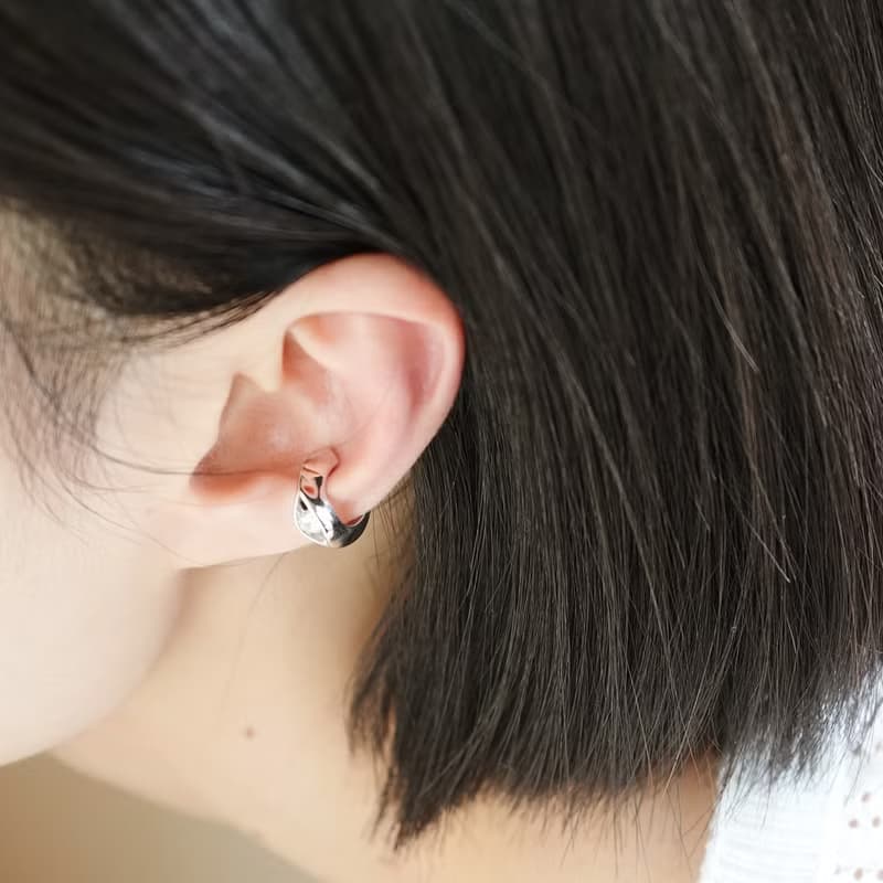 【禮物】3A黑白蘇聯鑽純銀無痛耳骨夾中性男女耳飾イヤーカフ