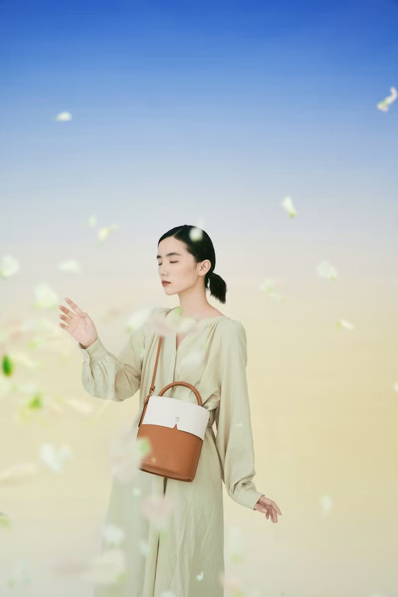 Gaia Bucket Bag 素皮革 水桶包 手提包 側背包 淺棕色 x 米白色