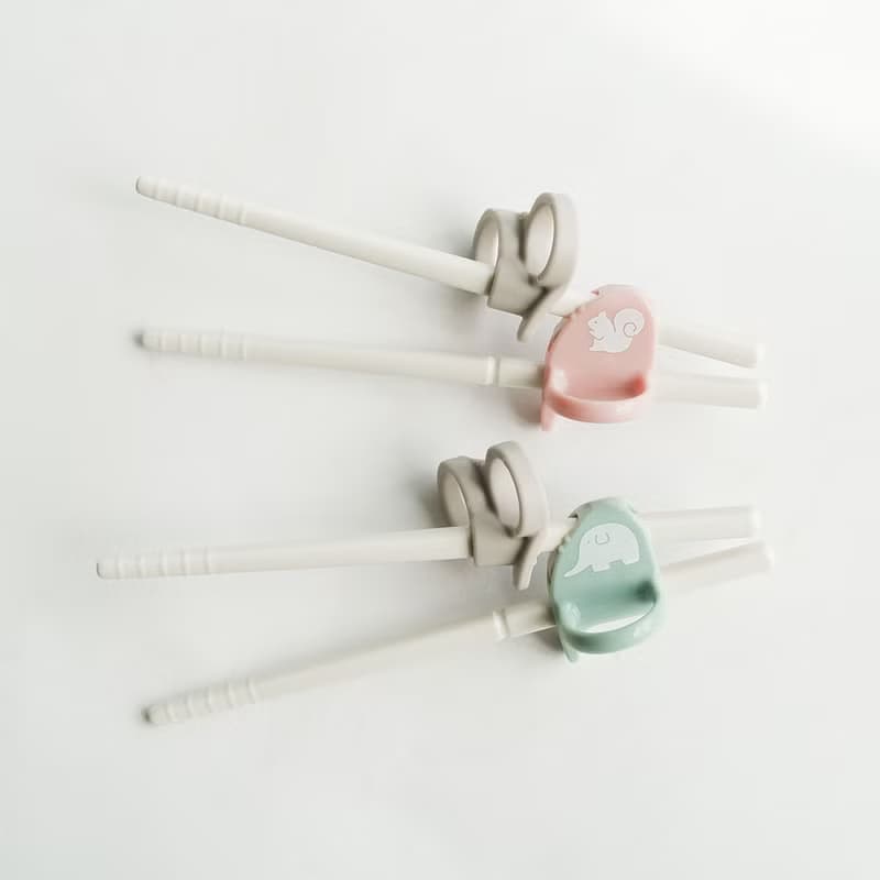 【combi】三階段彈力學習筷 (右手/左手, 附環保收納袋)