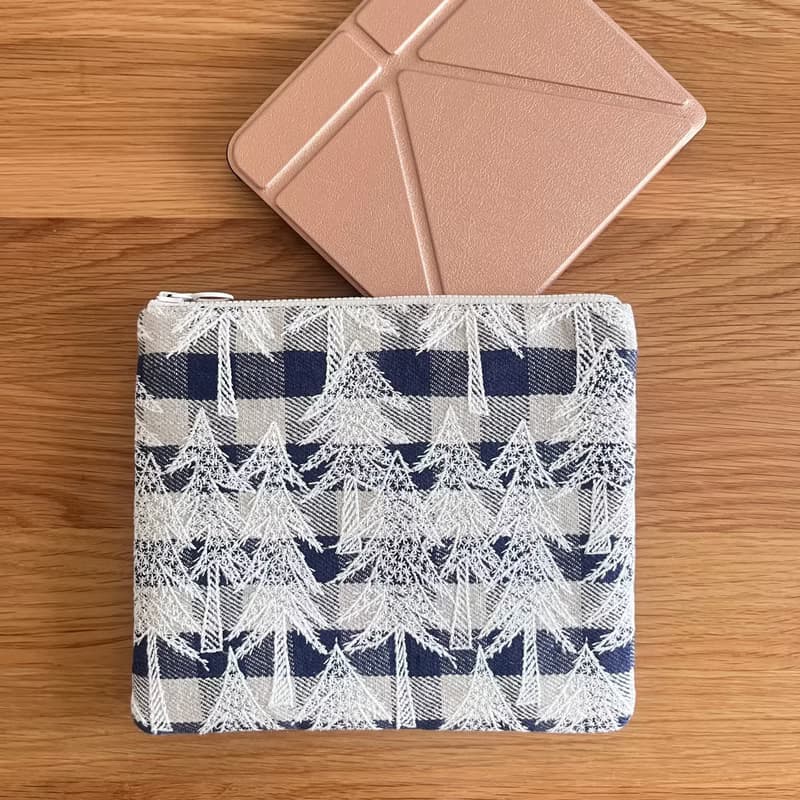 mina perhonen landtheater & choucho ポーチ　森　電子書籍　収納袋　刺繍　リーダー入れ