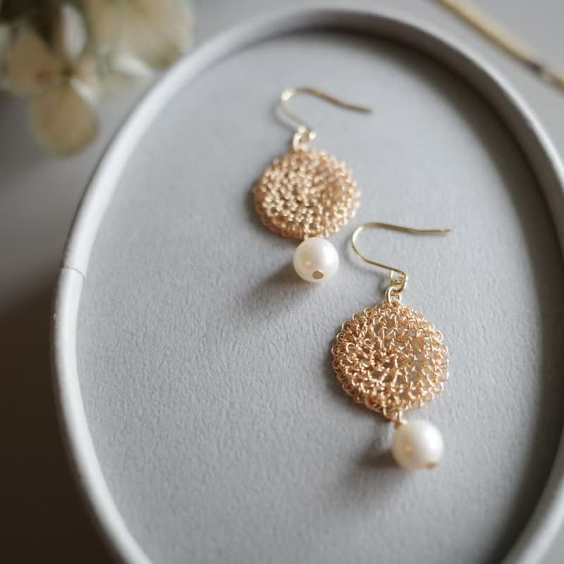 Lace Pearl 金屬蕾絲耳飾　Gold color