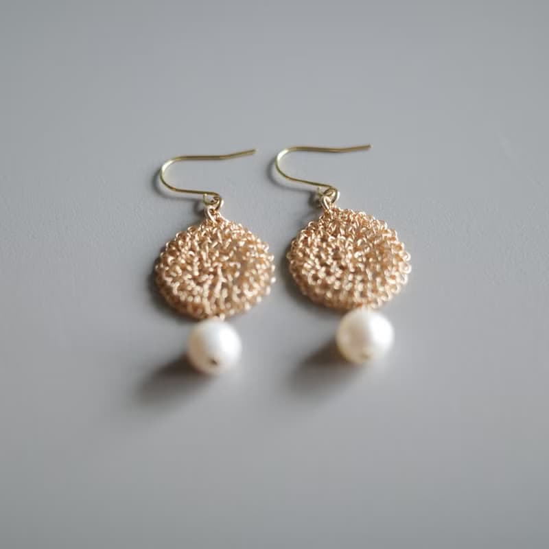 Lace Pearl 金屬蕾絲耳飾　Gold color