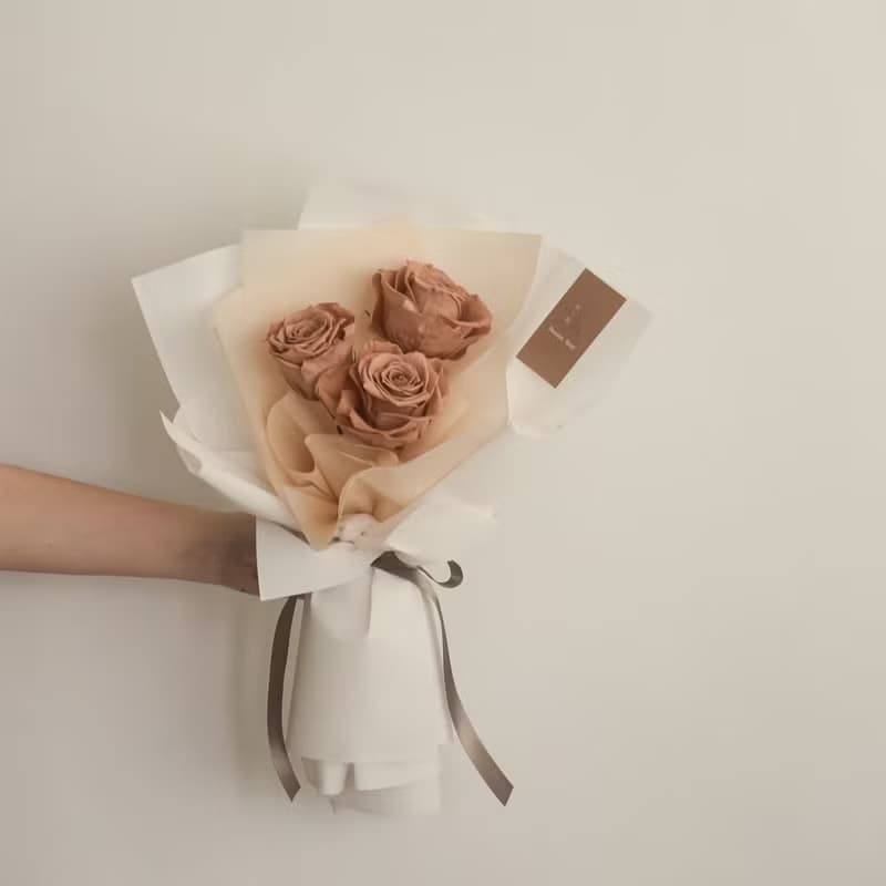 /奶茶色玫瑰花束/永生花 玫瑰 奶茶色 七夕 情人節 生日花束 慶生
