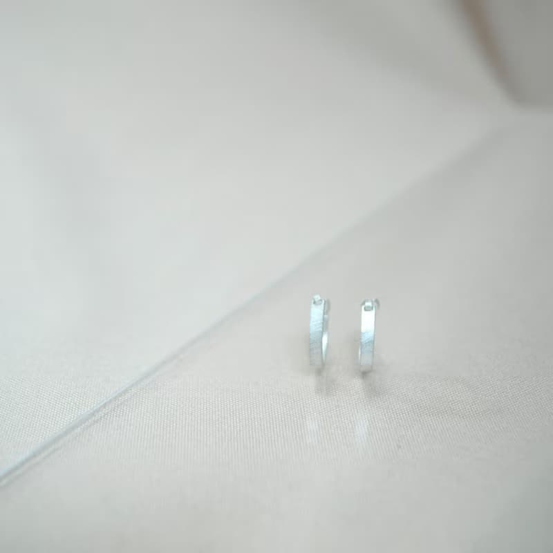 wuwu 切面細紋耳環