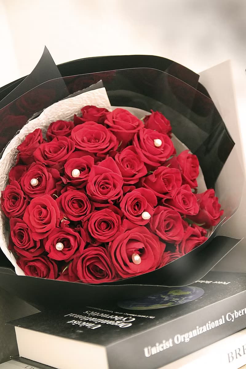 Say yes to love 33朵台灣頂級紅玫瑰圓形花束