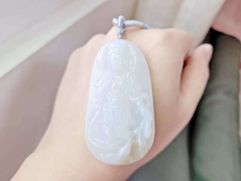 【親翠】天然翡翠 冰純純牛奶底撒金站觀音雕節式繩項鍊 佛系