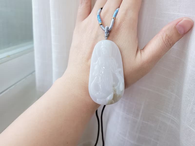 【親翠】天然翡翠 冰純純牛奶底撒金站觀音雕節式繩項鍊 佛系