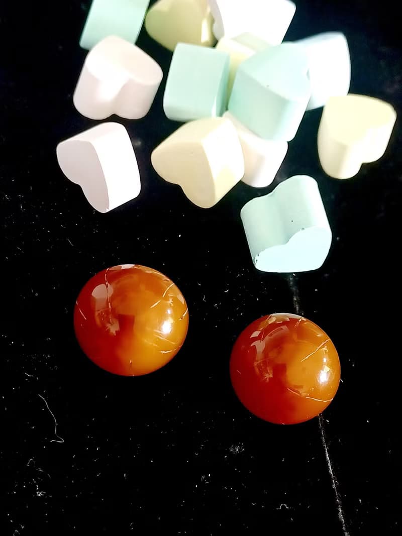 vintage jewelry Trifari 簡約琥珀色半球形 夾式耳環