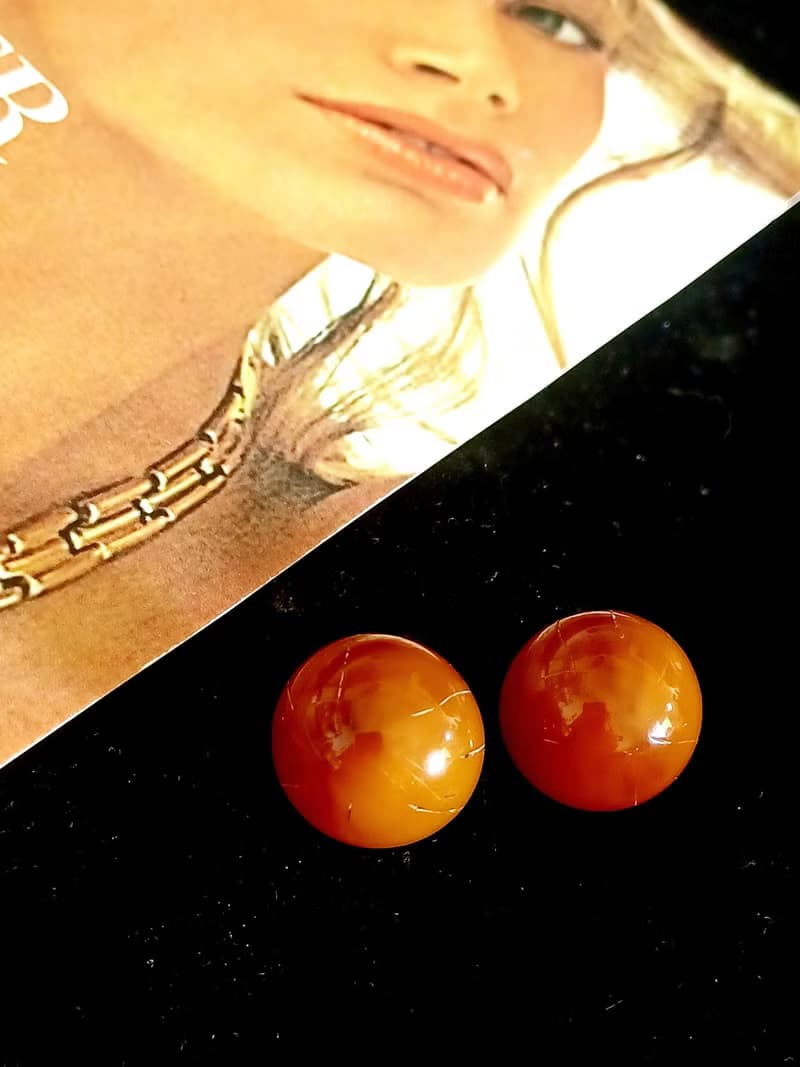 vintage jewelry Trifari 簡約琥珀色半球形 夾式耳環