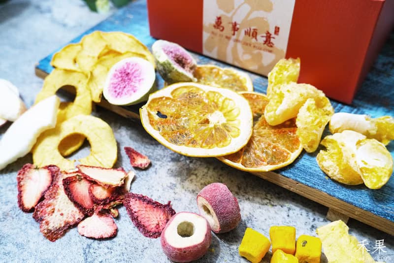 【禾果】新年快樂絲巾款綜合果乾禮盒