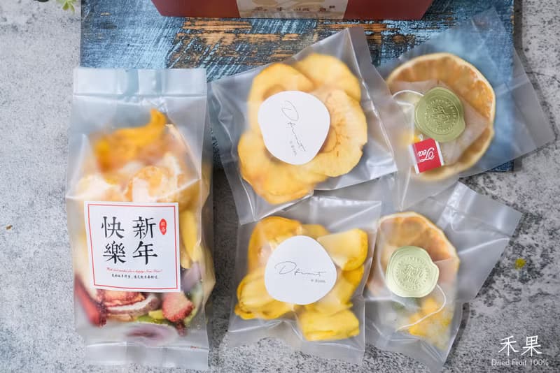 【禾果】新年快樂絲巾款綜合果乾禮盒