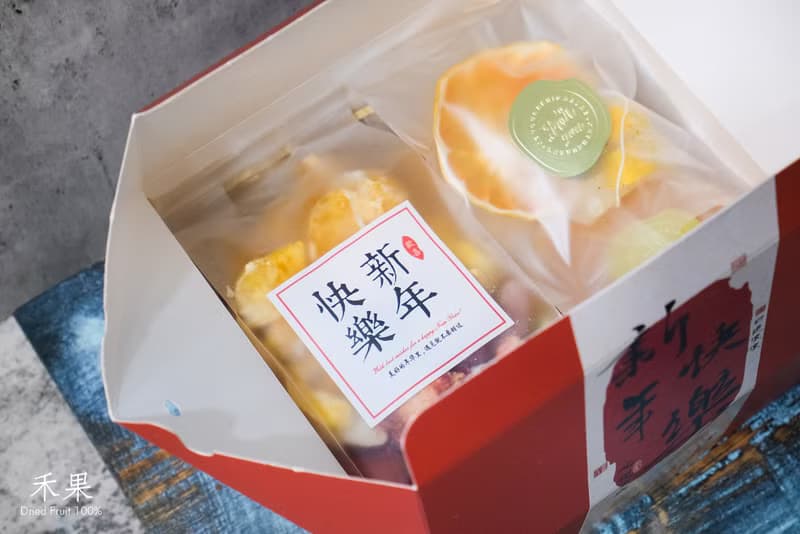 【禾果】新年快樂絲巾款綜合果乾禮盒