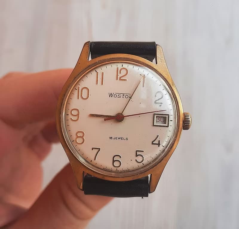 Wostok 2214 mens wrist watch USSR  – Soviet wind up watch Vostok 17 jewels