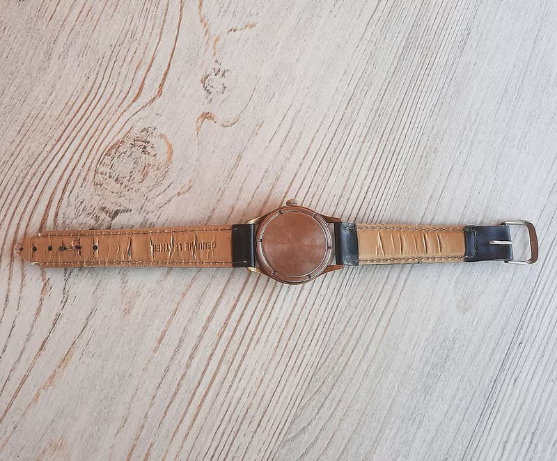 Wostok 2214 mens wrist watch USSR  – Soviet wind up watch Vostok 17 jewels