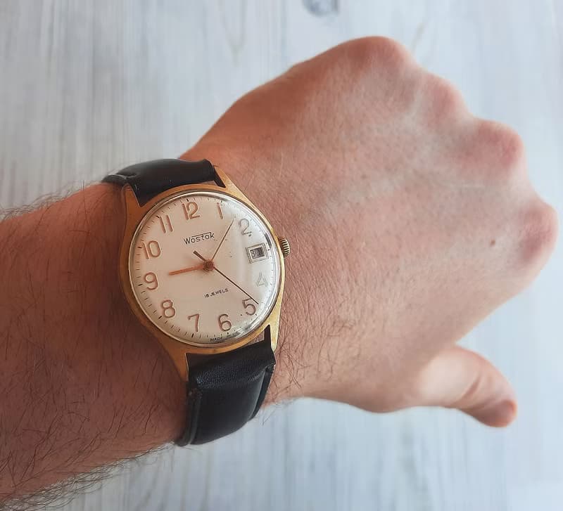 Wostok 2214 mens wrist watch USSR  – Soviet wind up watch Vostok 17 jewels