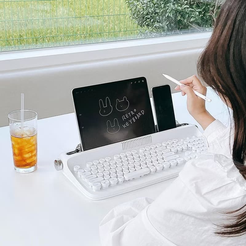 actto 復古打字機無線藍牙鍵盤 - 雲朵白 - 數字款