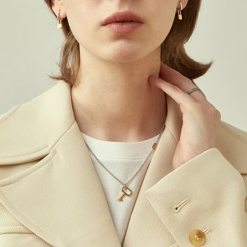 BB LOVE KEY NECKLACE