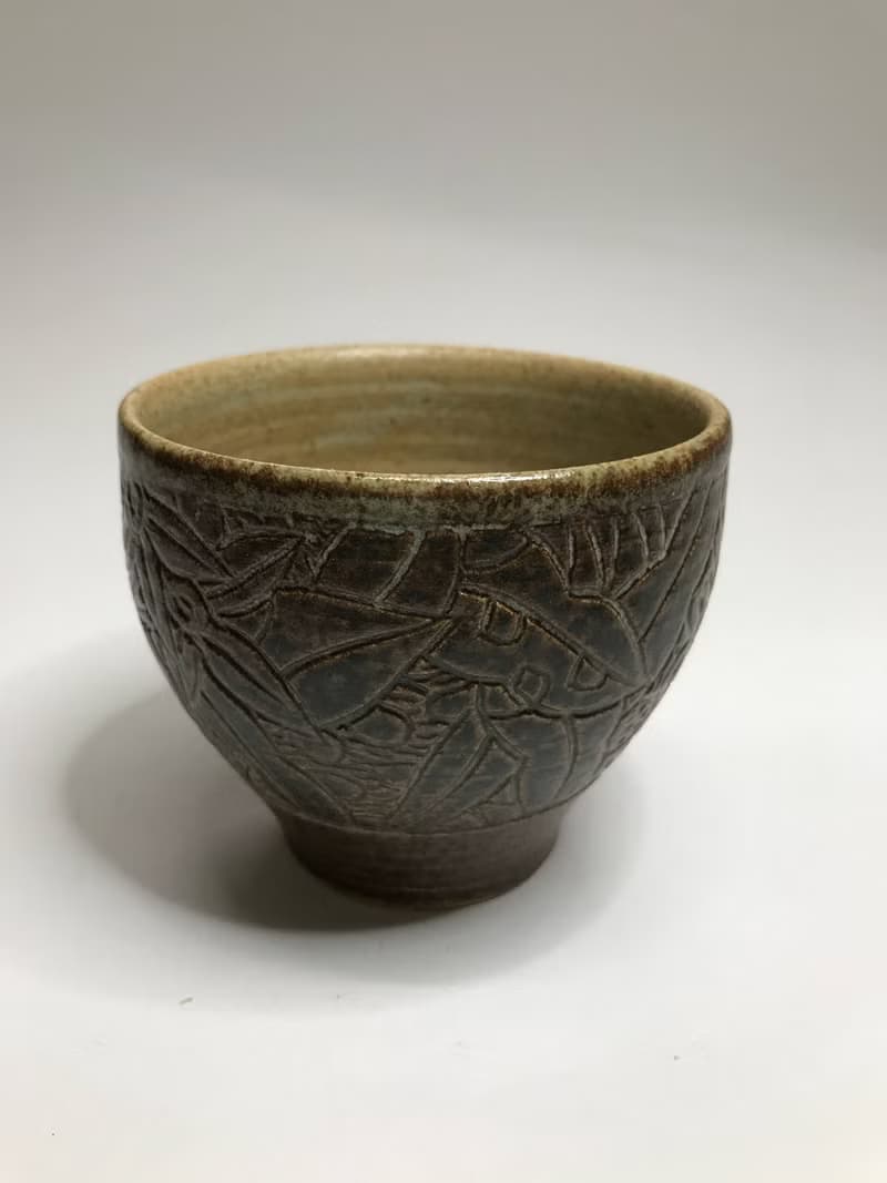 曾永鴻  灰釉刻花杯