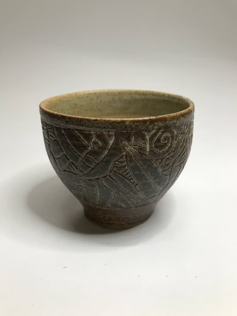 曾永鴻  灰釉刻花杯