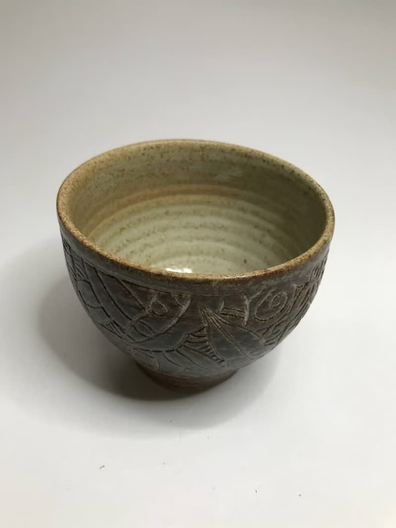 曾永鴻  灰釉刻花杯