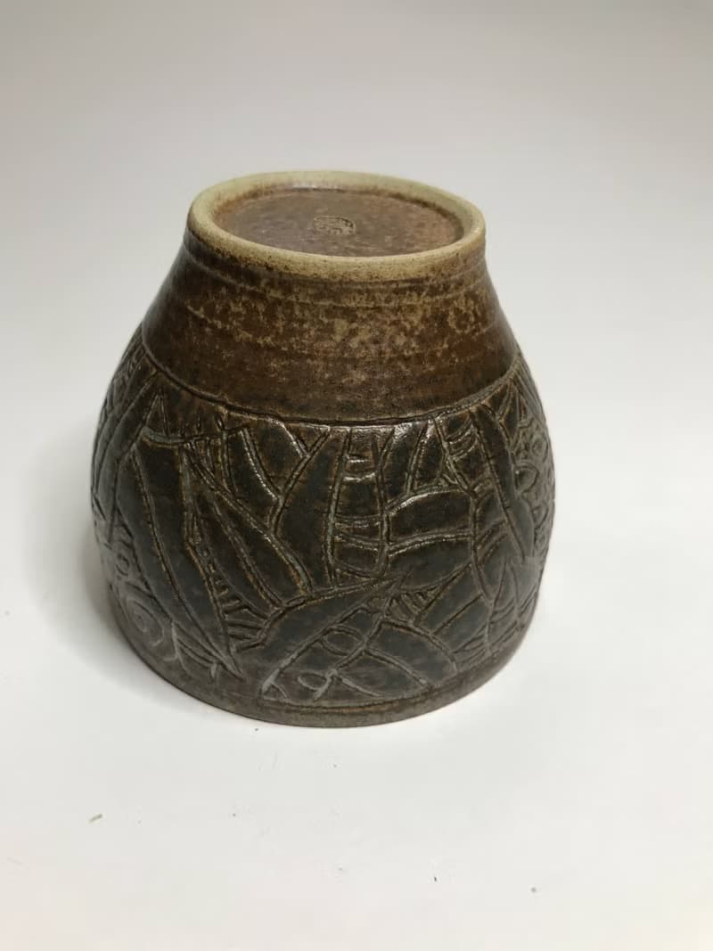 曾永鴻  灰釉刻花杯