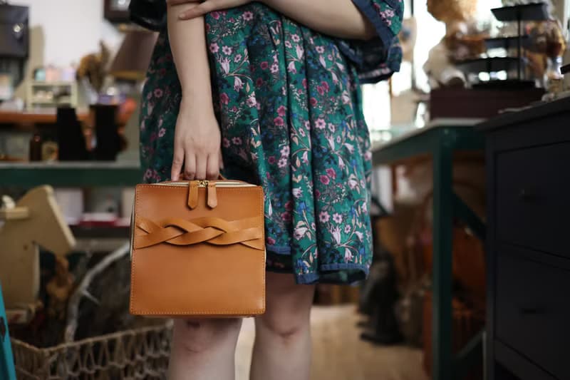 CAJA - 手工皮革方形手袋 Square Box Handbag