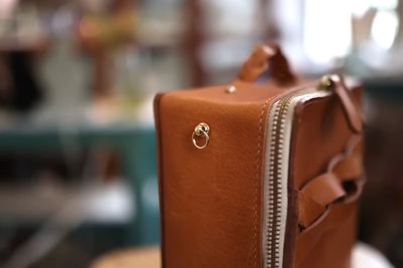 CAJA - 手工皮革方形手袋 Square Box Handbag