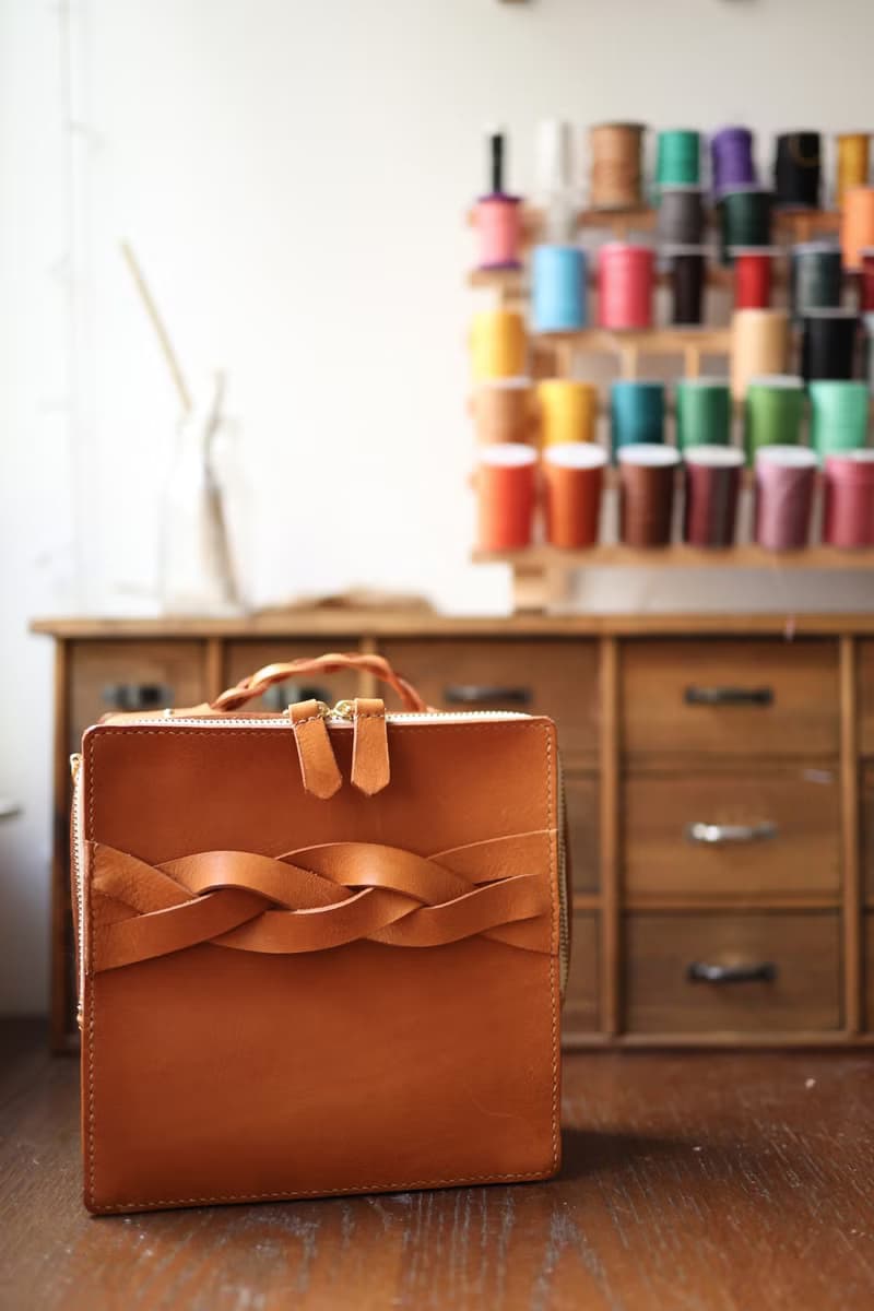 CAJA - 手工皮革方形手袋 Square Box Handbag