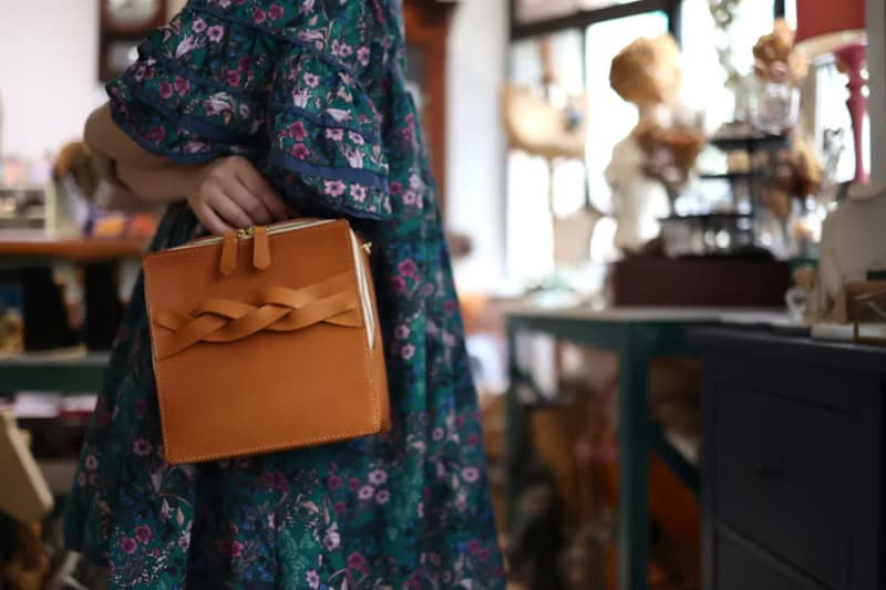 CAJA - 手工皮革方形手袋 Square Box Handbag