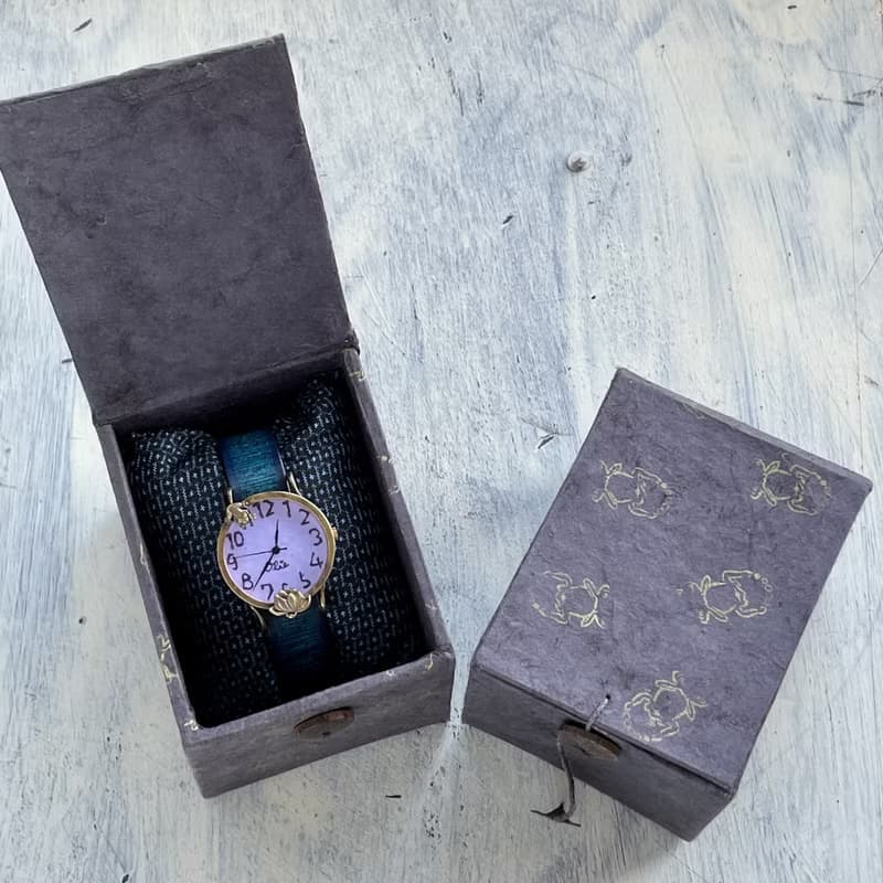 凝望蓮花的青蛙款手錶M淡紫色