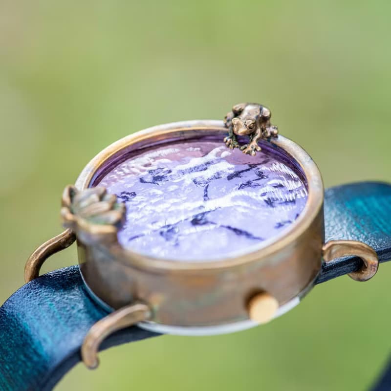 凝望蓮花的青蛙款手錶M淡紫色