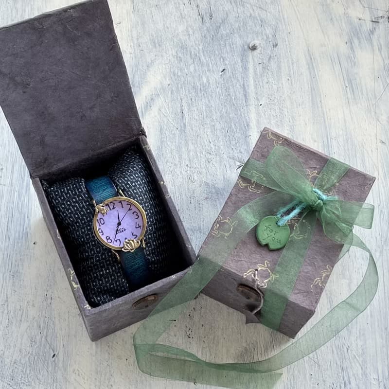 凝望蓮花的青蛙款手錶M淡紫色