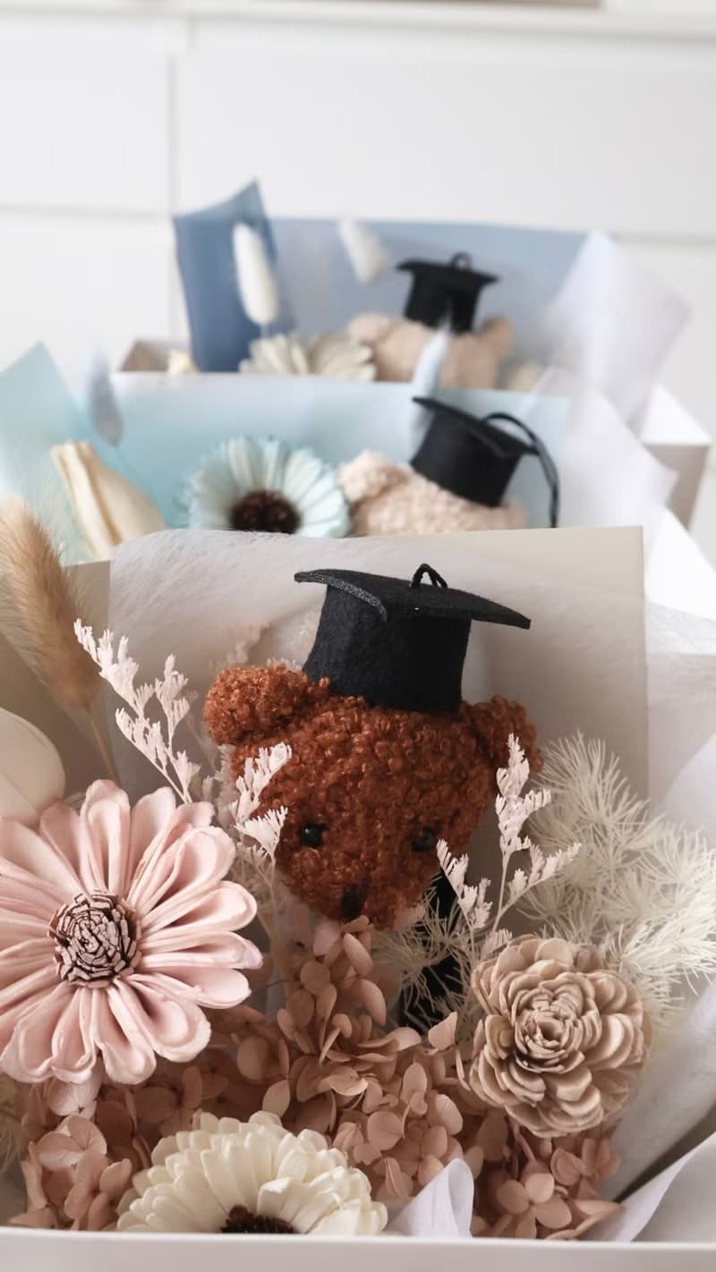 畢業熊花束 水藍太陽花花束 向日葵 生日 週年 畢業禮物 老師禮物