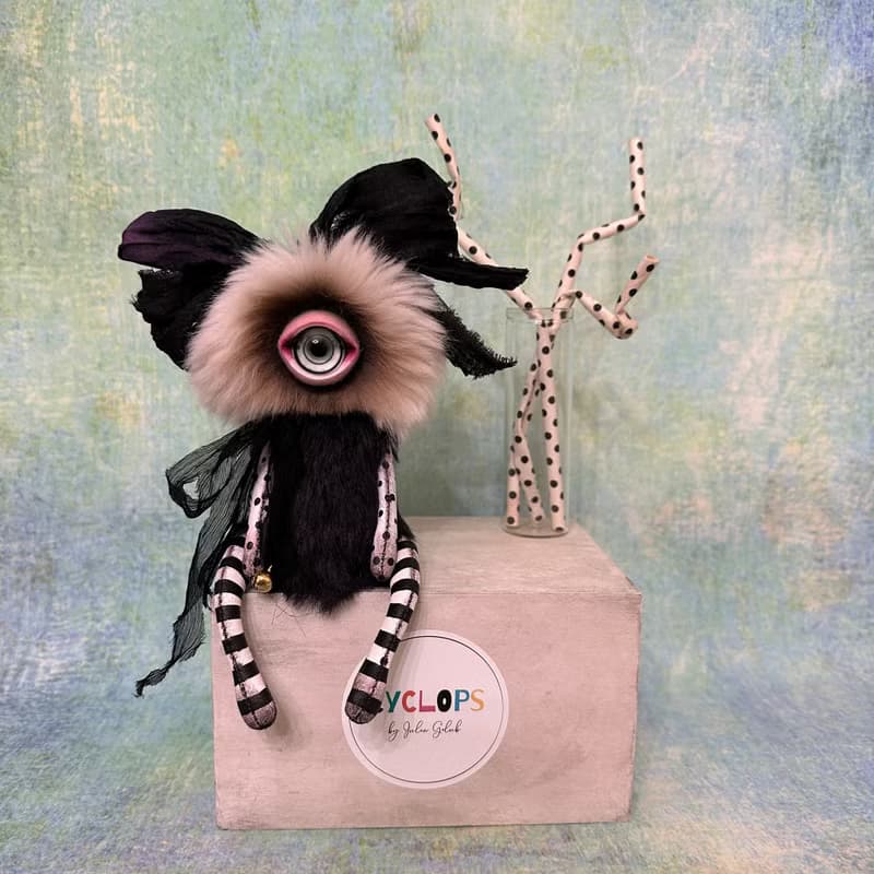 Black orchid cyclops - girl _ MADE-TO-ORDER!