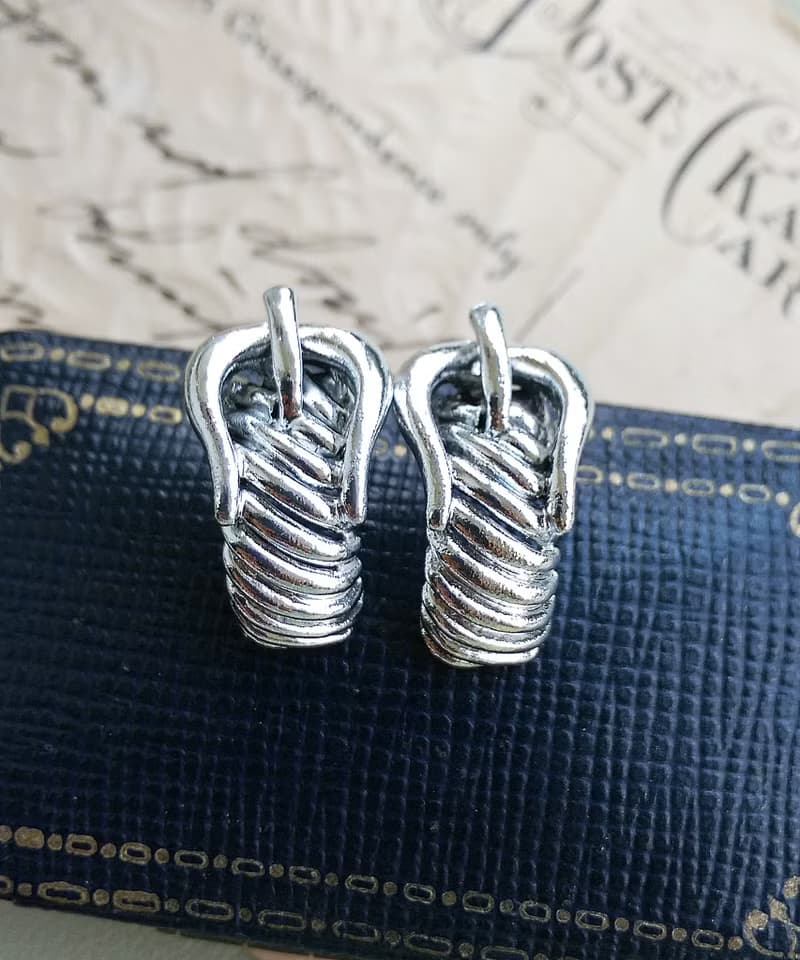 Vintage Jewelry 西洋古董飾品 銀色調  皮帶扣造型 針式耳環