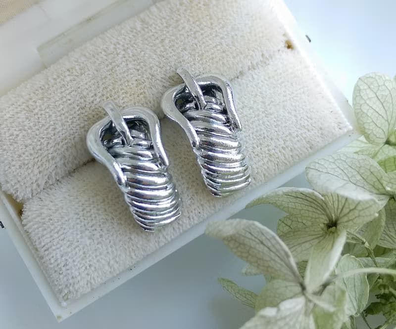 Vintage Jewelry 西洋古董飾品 銀色調  皮帶扣造型 針式耳環